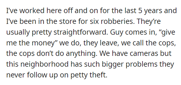Old lady mistakes mugger as employee