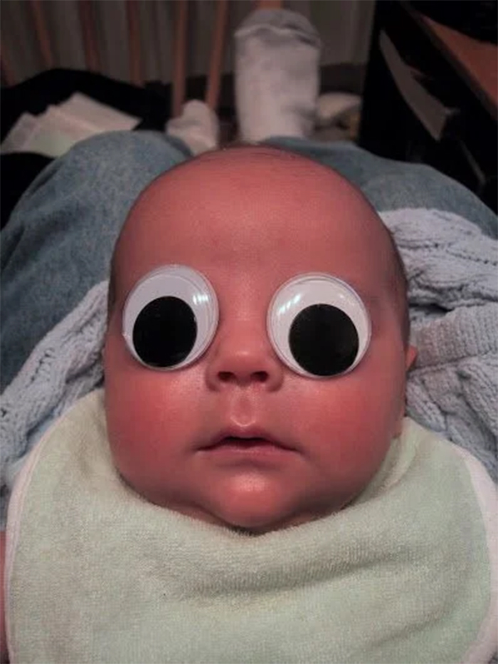 baby-with-giant-googly-eyes