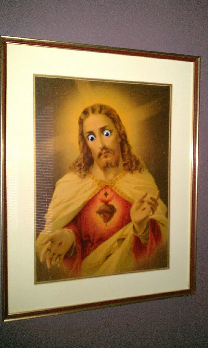 jesus-portrait-with-googly-eyes